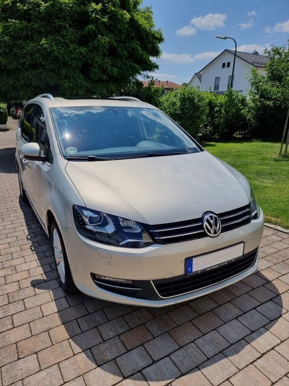 Silber Gebraucht 2012 VW Sharan Highline Van / Kleinbus | 12.200 € (Fairer Preis) - Bild 1/4