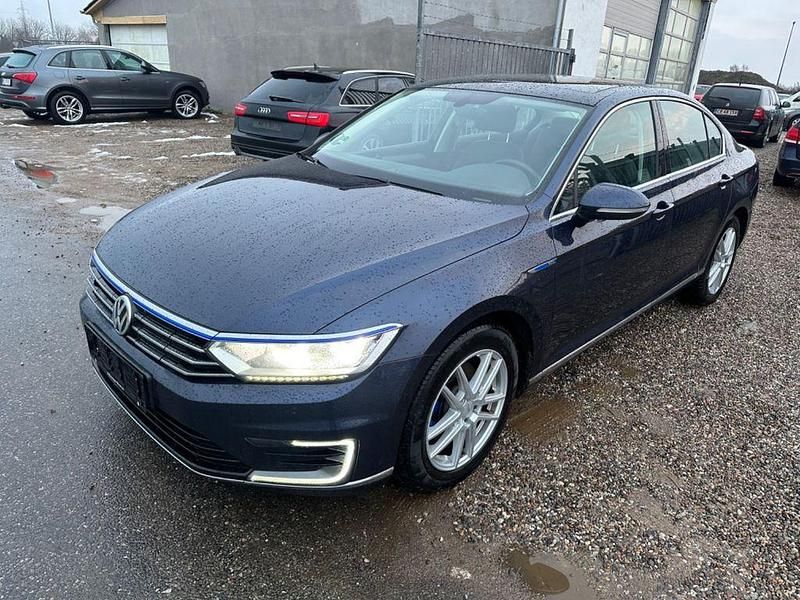 Blau Gebraucht 2016 VW Passat GTE Limousine | 10.000 € (Superpreis) - Bild 1/4