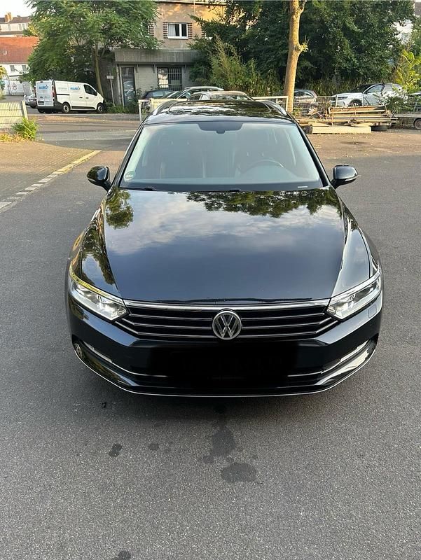 Gebraucht VW Passat Highline 150 PS (110 kW) 2015 Schwarz Kombi
