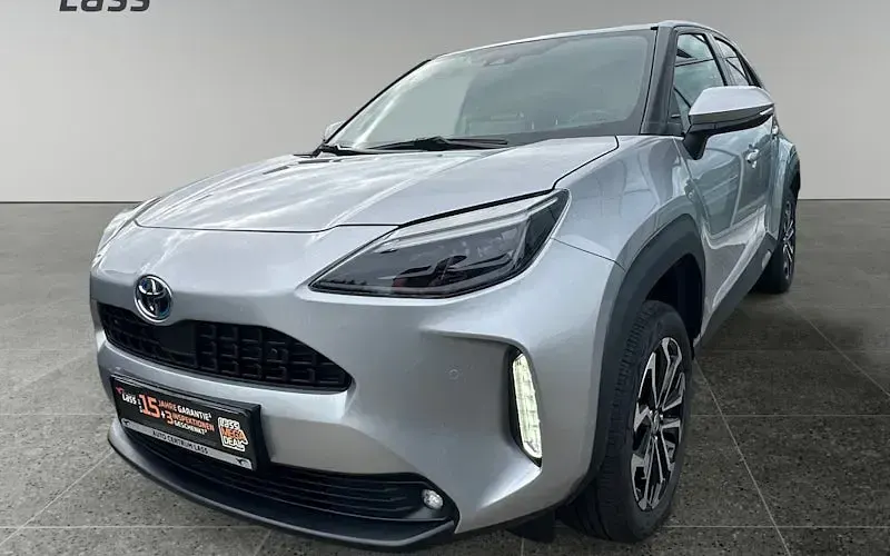 Gebraucht Toyota Yaris Cross Team 116 PS (85 kW) 2023 Silber SUV
