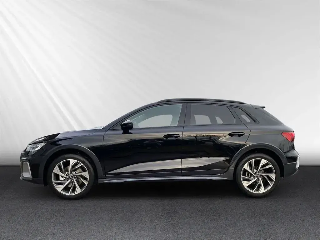 Gebraucht Audi A3 Sport 150 PS (110 kW) 2025 Schwarz Limousine