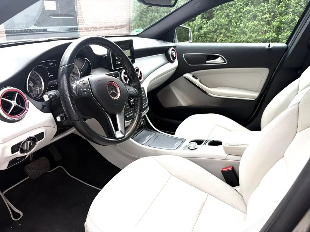Gebraucht Mercedes GLA220 170 PS (125 kW) 2014 Grau SUV