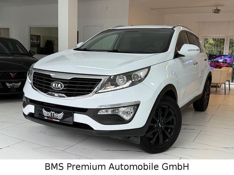 Weiß Gebraucht 2013 Kia Sportage Vision SUV | 7.975 € (Fairer Preis) - Bild 1/4