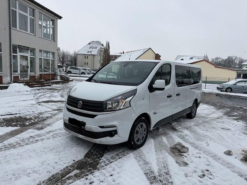 Gebraucht Fiat Talento Family 145 PS (106 kW) 2018 Weiß Van / Kleinbus