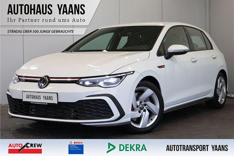 Weiß Gebraucht 2022 VW Golf VIII GTI Limousine | 26.289 € (Superpreis) - Bild 1/4