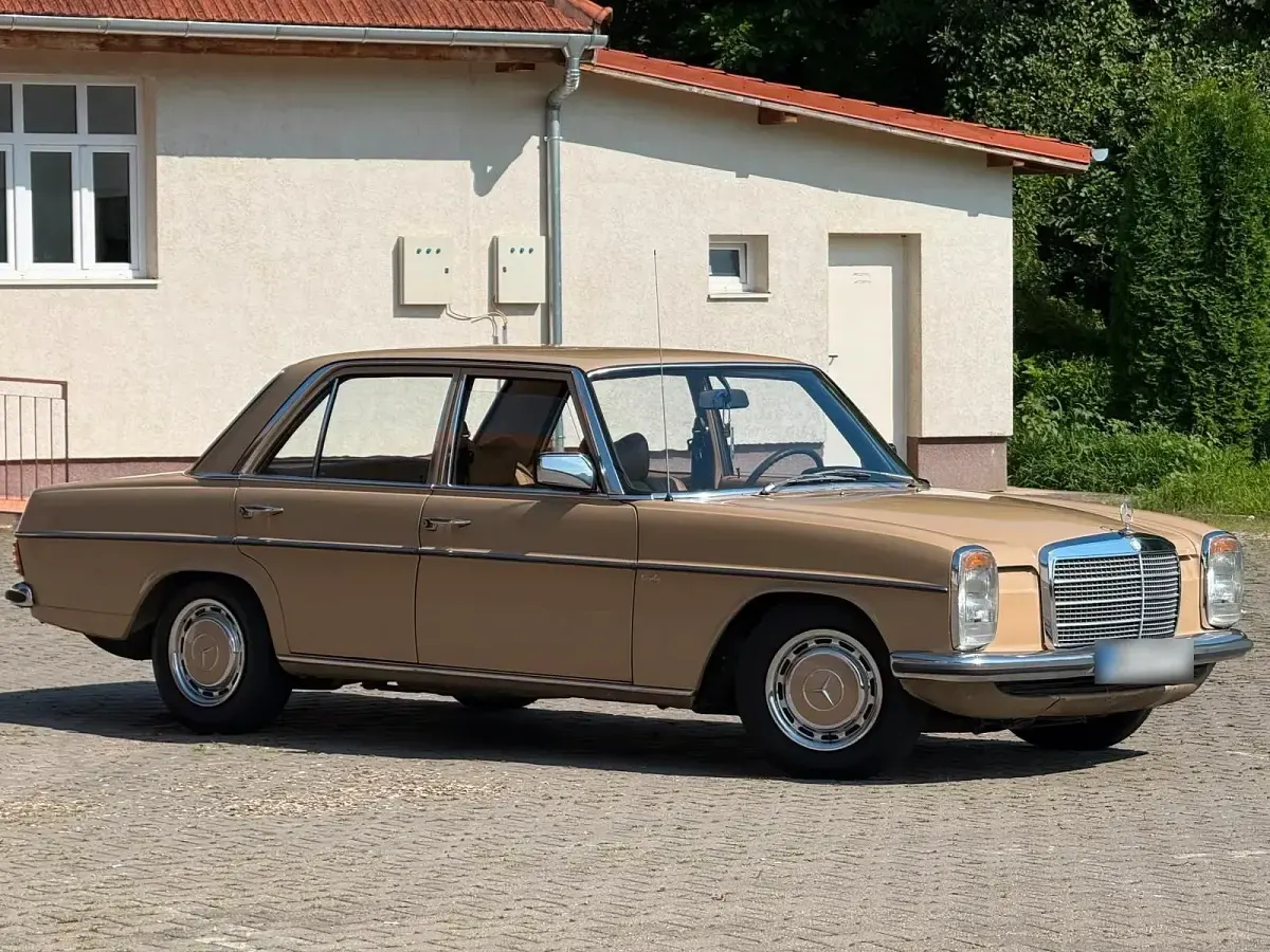 Gebraucht Mercedes W115 95 PS (69 kW) 1974 Beige Limousine