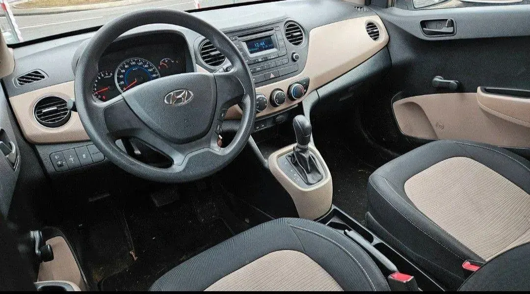Gebraucht Hyundai i10 67 PS (49 kW) 2017 Weiß Kleinwagen