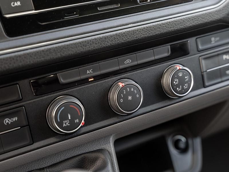 Gebraucht VW Crafter 140 PS (102 kW) 2024 Weiß Van