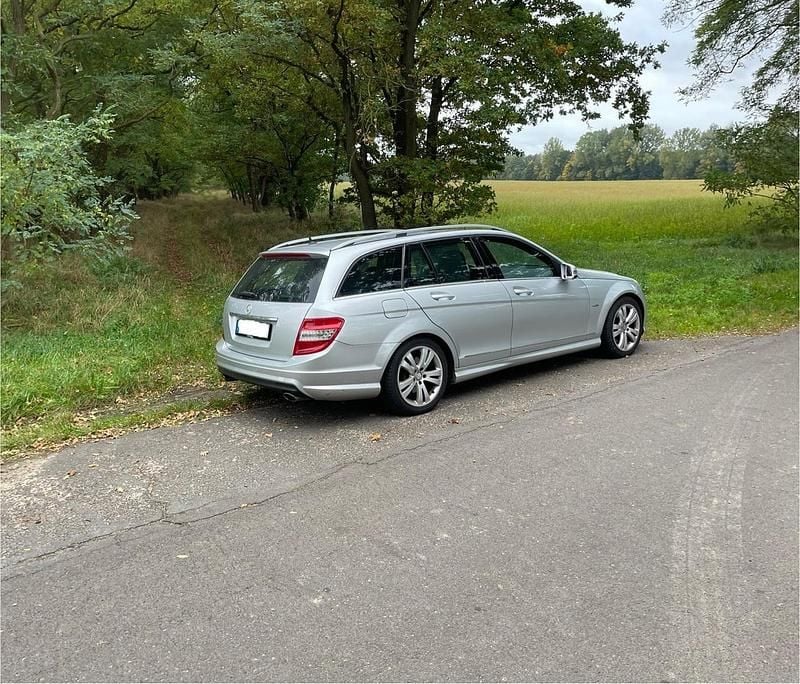Schwarz Gebraucht 2009 Mercedes C300 AMG Kombi | 5.000 € (Fairer Preis) - Bild 1/4