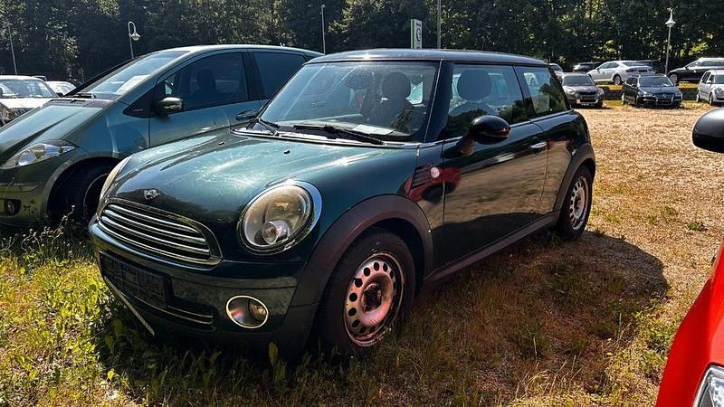 British racing green metallic 5 Gebraucht 2007 Mini Cooper Kleinwagen | 2.950 € (Teuer) - Bild 1/4