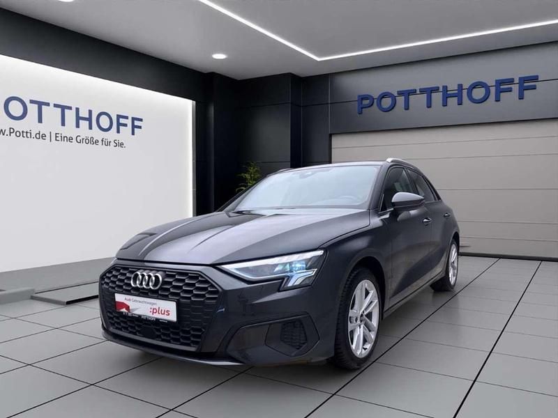 Grau Gebraucht 2024 Audi A3 Sportback Sport Limousine | 34.750 € (Guter Preis) - Bild 1/4