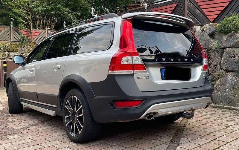 Silber Gebraucht 2015 Volvo XC70 Summum SUV | 20.800 € (Fairer Preis) - Bild 1/4