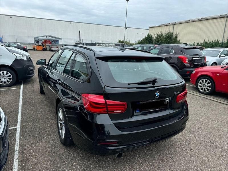 Gebraucht BMW 318 Advantage 136 PS (100 kW) 2017 Schwarz Kombi