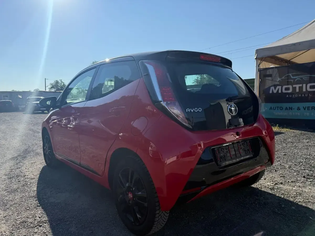 Gebraucht Toyota Aygo X-cite 69 PS (50 kW) 2018 Rot Kleinwagen