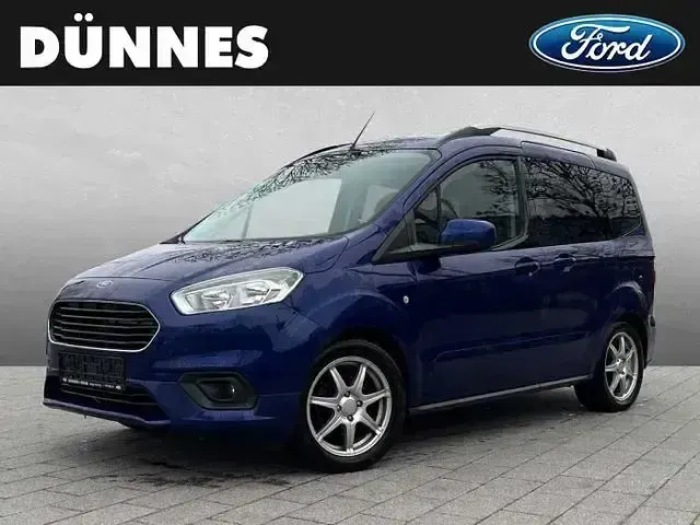 Gebraucht Ford Tourneo Courier Titanium 101 PS (74 kW) 2018 Van / Kleinbus