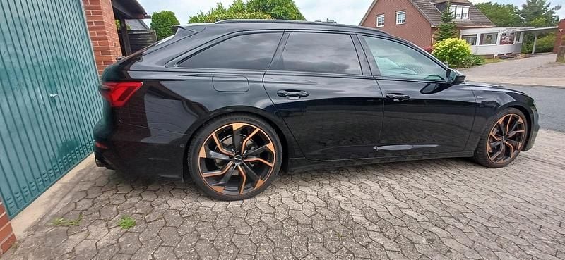Schwarz Gebraucht 2021 Audi A6 Kombi | 36.600 € (Etwas zu teuer) - Bild 1/4