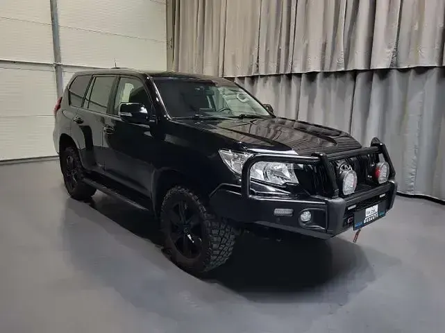 Gebraucht Toyota Land Cruiser 204 PS (150 kW) 2022 Attitude black mc. SUV