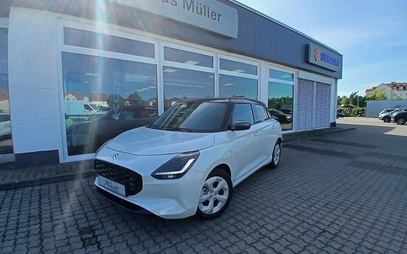 Neu Suzuki Swift Comfort 83 PS (61 kW) 2025 Weiß Kleinwagen