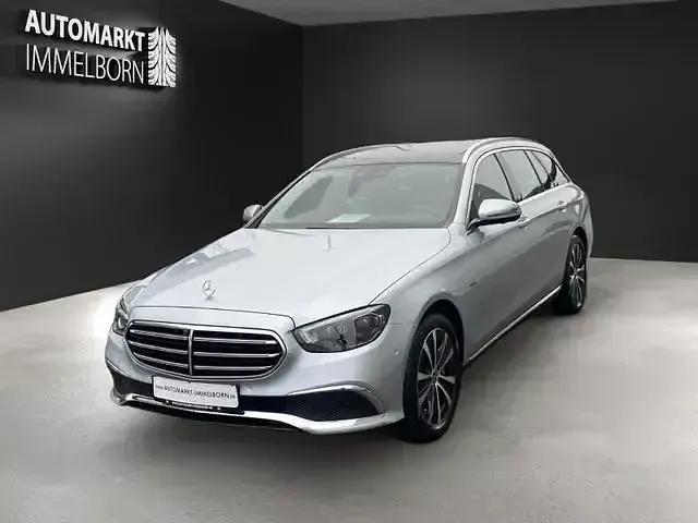 Gebraucht Mercedes E300 306 PS (225 kW) 2021 Silber Kombi