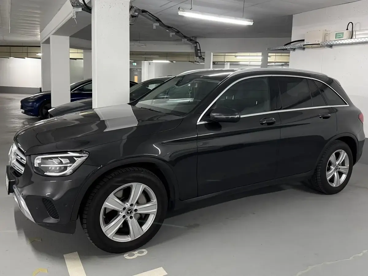 Używany Mercedes GLC220 2020 Szary SUV