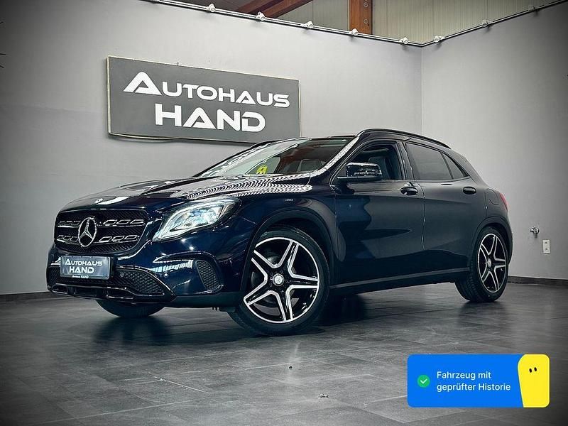 Blau Gebraucht 2017 Mercedes GLA180 Urban SUV | 20.990 € (Etwas zu teuer) - Bild 1/4