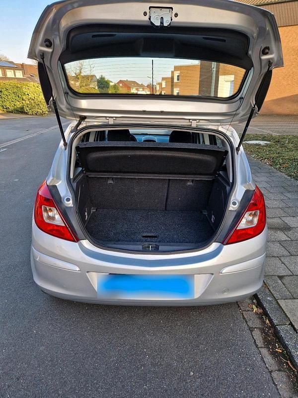 Gebraucht Opel Corsa 80 PS (58 kW) 2007 Silber Kleinwagen