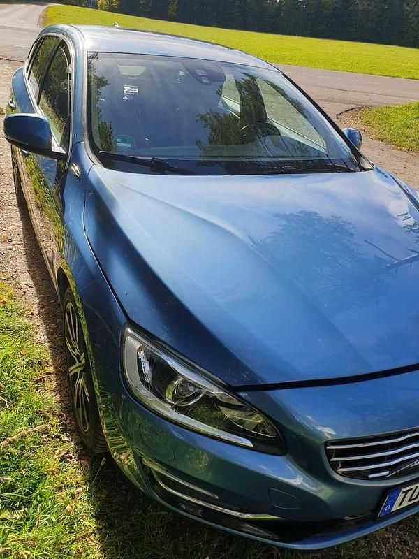 Gebraucht Volvo V60 280 PS (205 kW) 2015 Blau Kombi