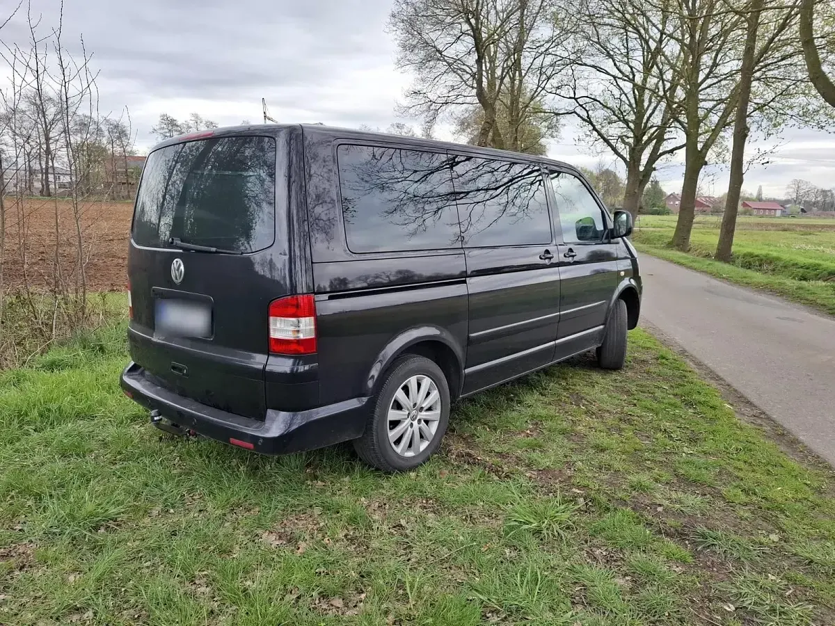 Gebraucht VW Multivan 174 PS (127 kW) 2008 Schwarz Van / Kleinbus