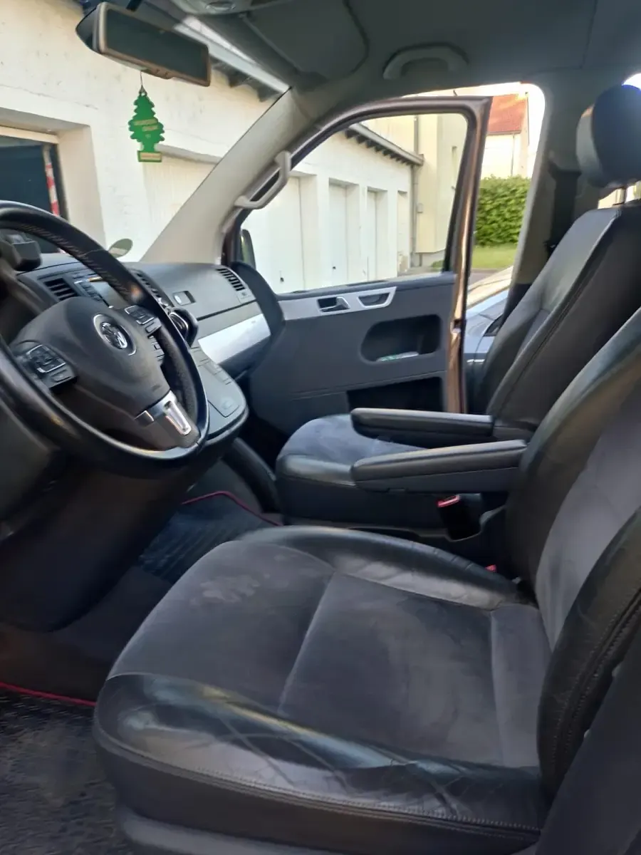 Gebraucht VW Multivan 179 PS (131 kW) 2010 Braun Van / Kleinbus