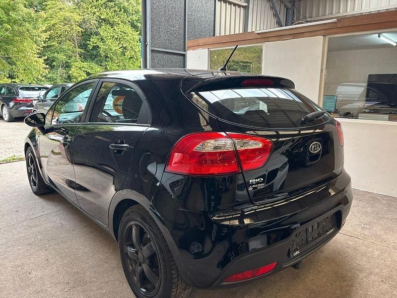 Gebraucht Kia Rio Edition 7 109 PS (80 kW) 2011 Schwarz Limousine