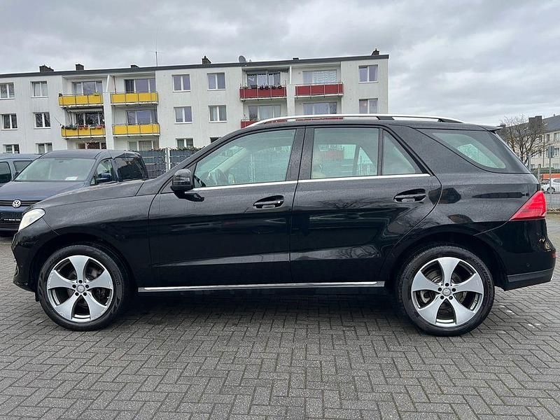Gebraucht Mercedes GLE250 204 PS (150 kW) 2015 Schwarz SUV