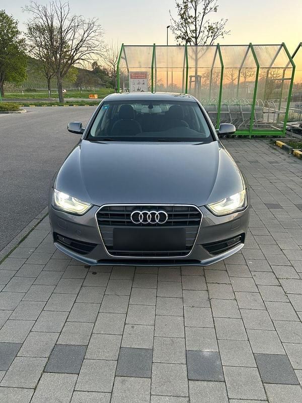 Gebraucht Audi A4 Ambiente 170 PS (125 kW) 2015 Silber Limousine