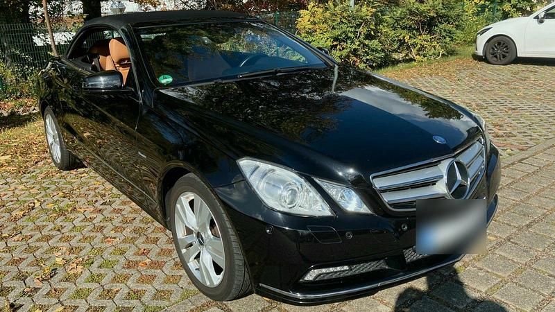 Second-hand Mercedes E250 204 CP (150 kW) 2010 Negru Cabrio