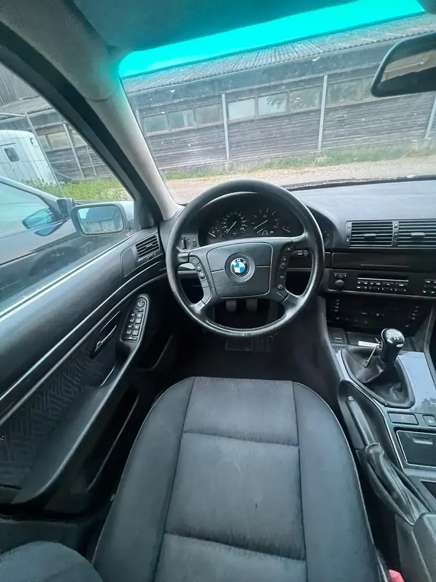 Gebraucht BMW 520 170 PS (125 kW) 2001 Grau Kombi