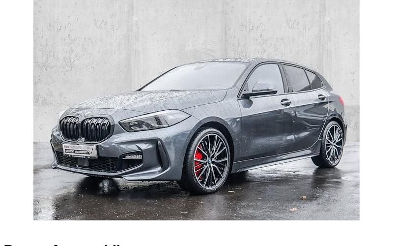 Grau Gebraucht 2021 BMW 220 M Sport Kombi | 26.995 € (Fairer Preis) - Bild 1/4