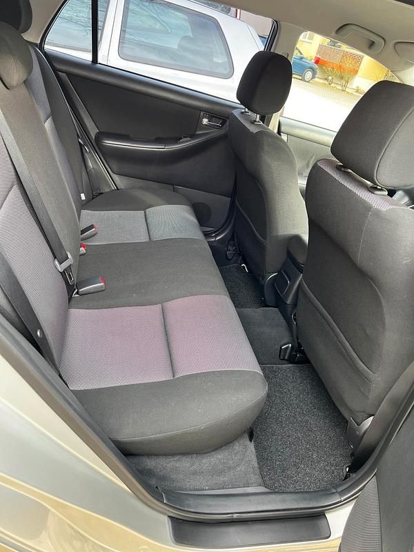 Gebraucht Toyota Corolla 110 PS (80 kW) 2006 Grau Kleinwagen