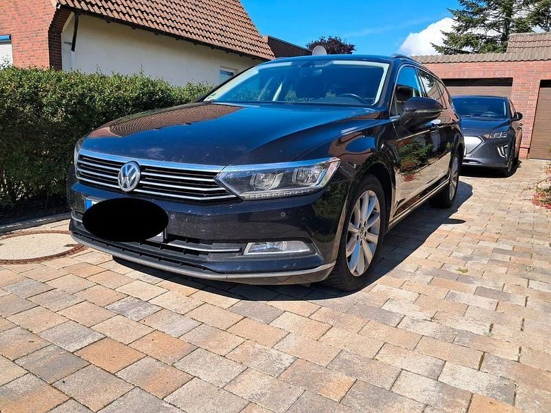 Schwarz Gebraucht 2018 VW Passat Highline Kombi | 15.900 € (Fairer Preis) - Bild 1/4