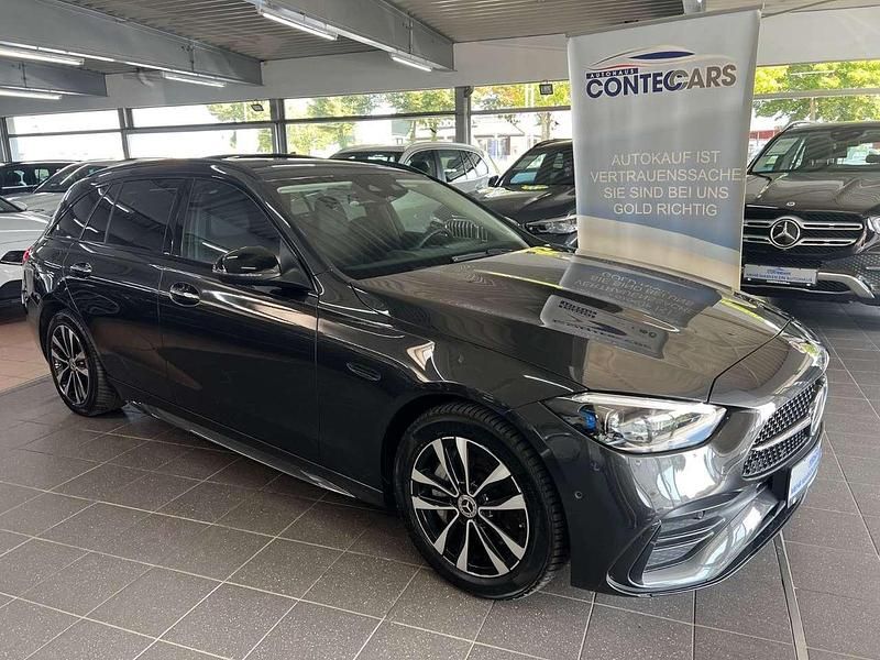 Olivgruen matt Gebraucht 2023 Mercedes C300e AMG line Kombi | 38.700 € (Fairer Preis) - Bild 1/4