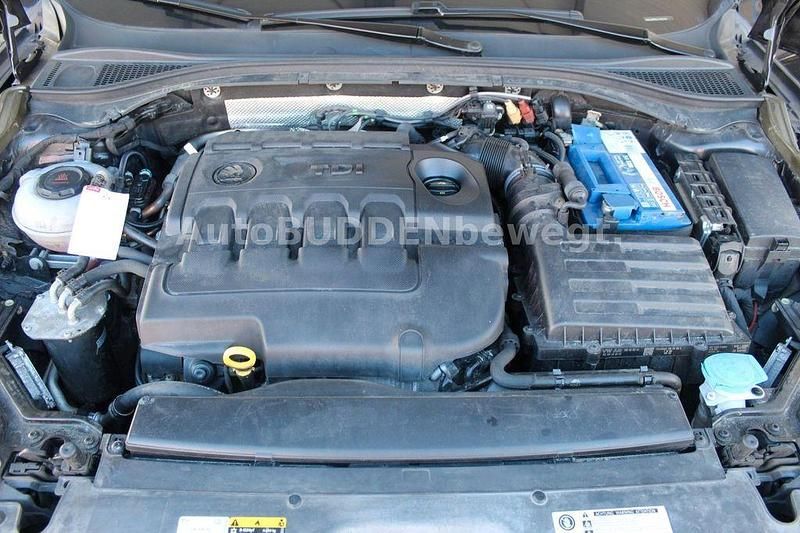 Gebraucht Skoda Superb Style 150 PS (110 kW) 2018 Schwarz Kombi