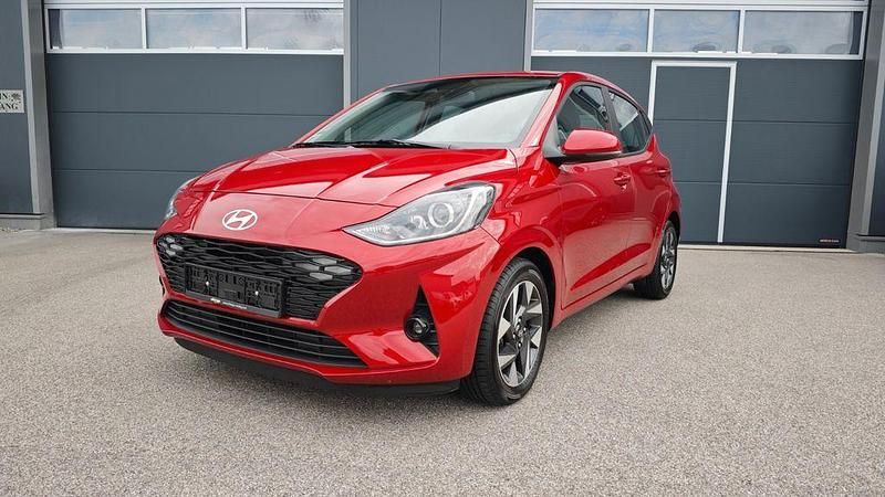 Rot Gebraucht 2024 Hyundai i10 Comfort Kleinwagen | 15.470 € (Superpreis) - Bild 1/4