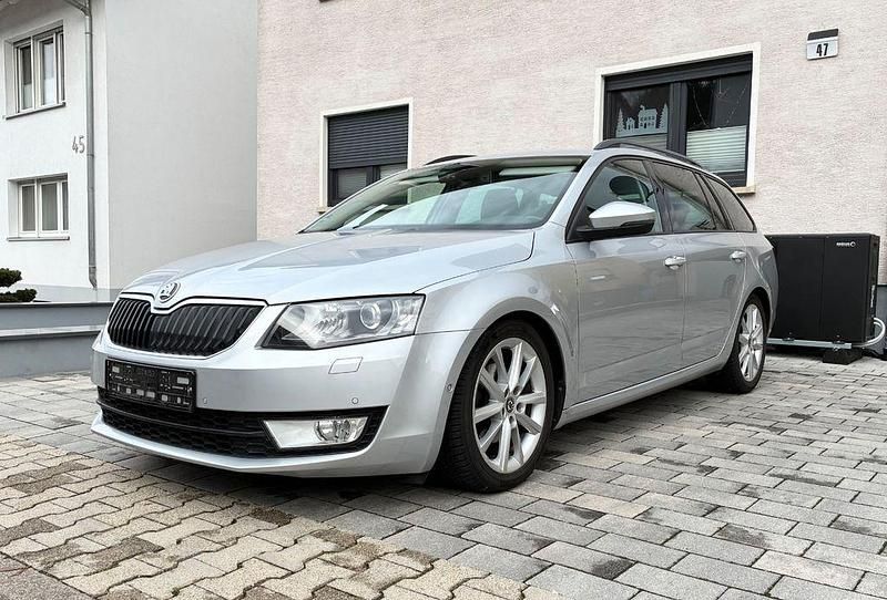 Silber Gebraucht 2013 Skoda Octavia Kombi | 9.380 € (Etwas zu teuer) - Bild 1/4