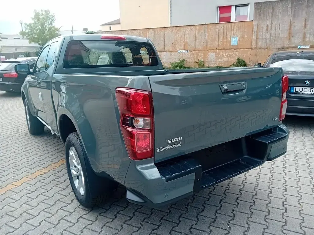 Neu Isuzu D-Max 163 PS (119 kW) 2026 Grau Pickup