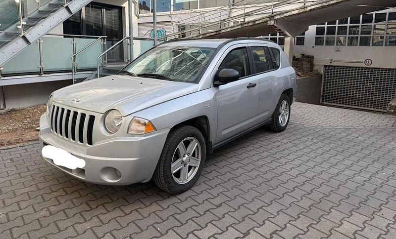 Gebraucht Jeep Compass Sport 170 PS (125 kW) 2008 Silber SUV