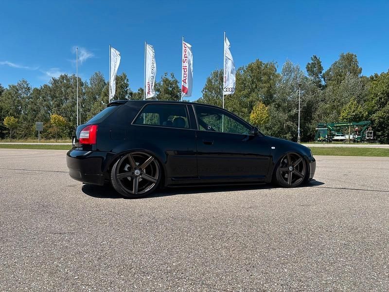 Gebraucht Audi S3 Design 209 PS (153 kW) 2001 Schwarz Kleinwagen