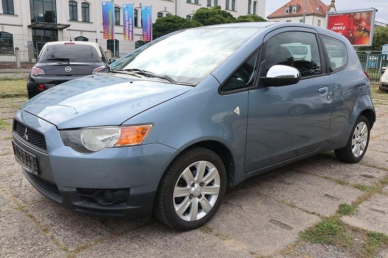 Blau Gebraucht 2009 Mitsubishi Colt Invite Kleinwagen | 1.750 € (Guter Preis) - Bild 1/4