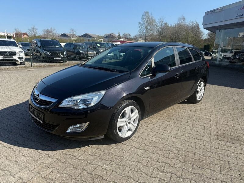Schwarz Gebraucht 2011 Opel Astra Selection Kombi | 6.995 € (Etwas zu teuer) - Bild 1/4