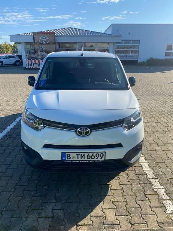 Weiß Gebraucht 2022 Toyota Proace City Van | 14.500 € (Guter Preis) - Bild 1/4