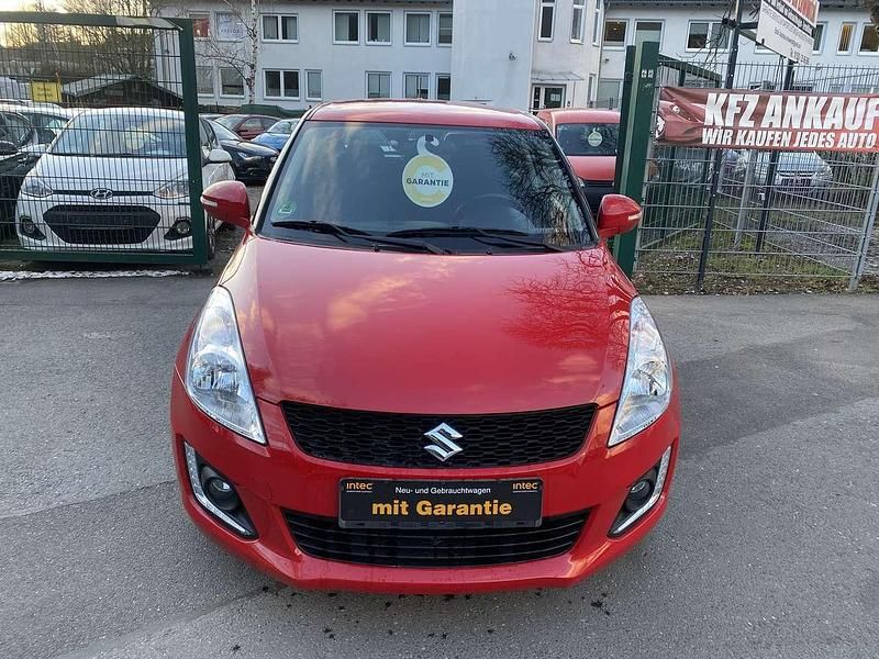 Gebraucht Suzuki Swift Club 94 PS (69 kW) 2016 Rot Kleinwagen