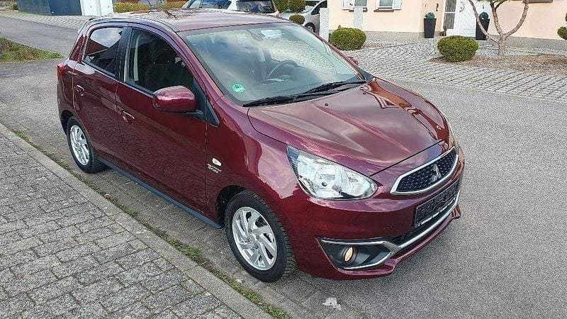 Gebraucht Mitsubishi Space Star Edition+ 80 PS (58 kW) 2016 Rot Kleinwagen