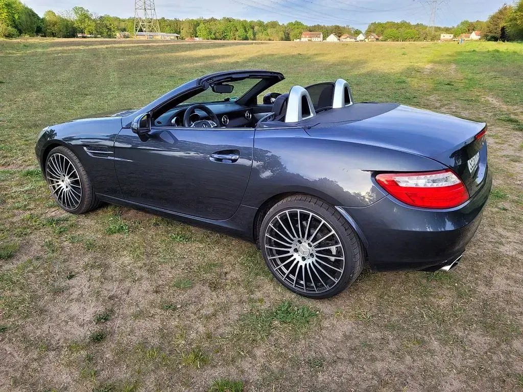 Gebraucht Mercedes SLK200 184 PS (135 kW) 2012 Grau Cabrio
